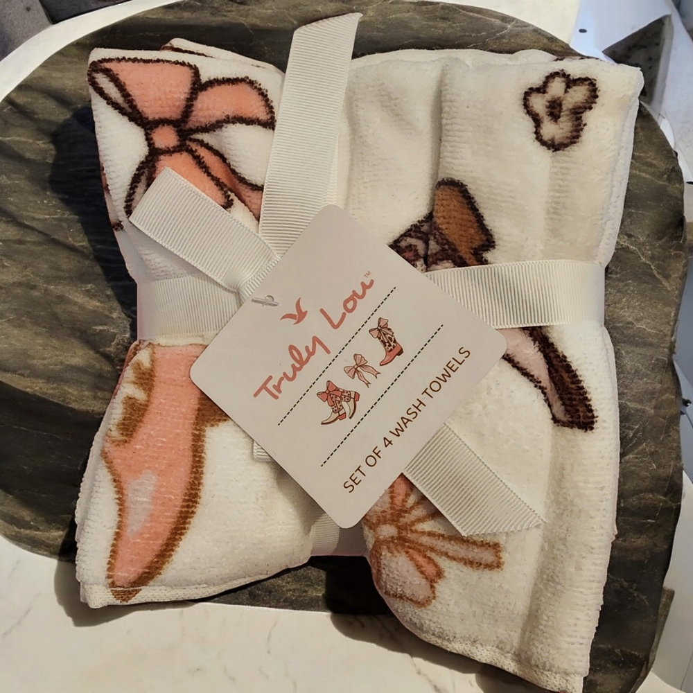 TRULY Lou Cowgirl Boots Bows Pink and Brown Set of 4 WashTowels Set
